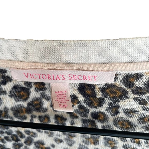 Victoria's Secret Cheetah Print Cardigan 100% Cotton Women’s Size Small - Picture 3 of 8